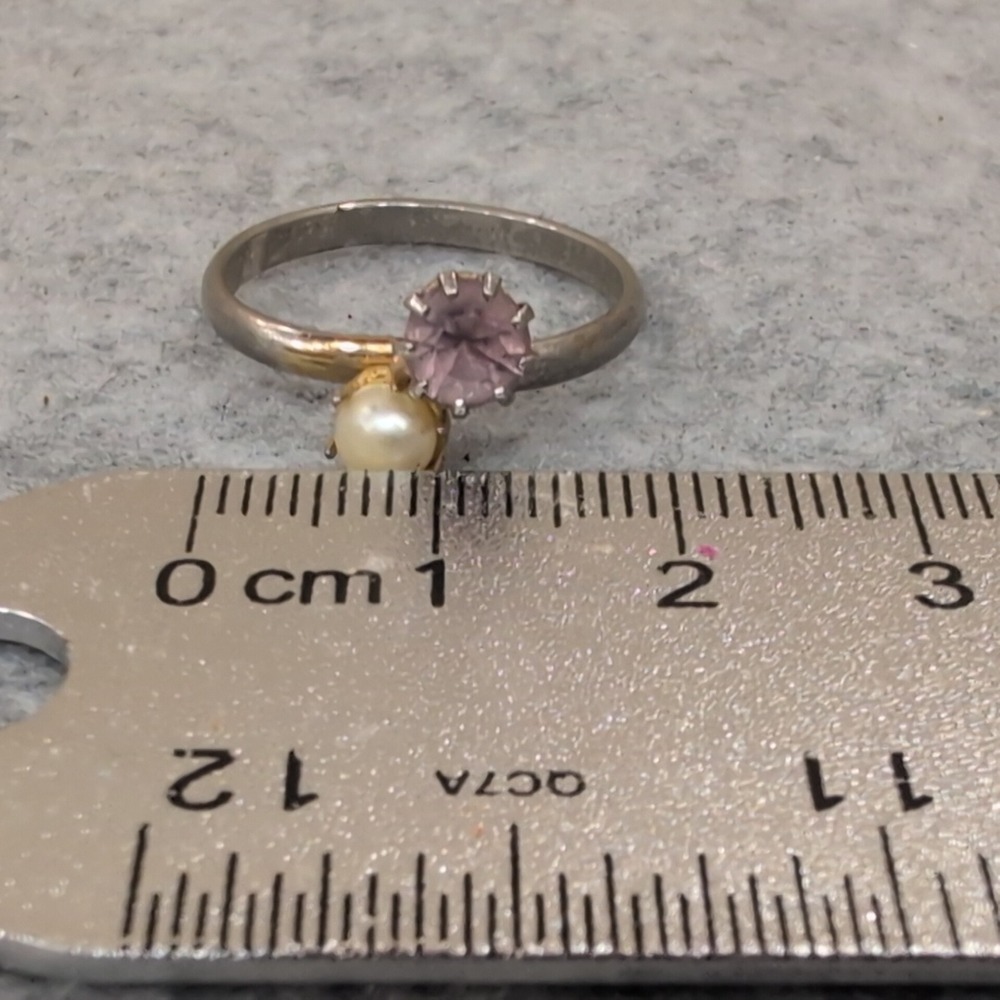 Vintage Silver Tone Ring with Faux Pink Stone and Pearl Accent Women's Jewelry - Picture 2 of 3